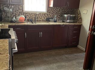 5914 136th St, Flushing, NY 11355