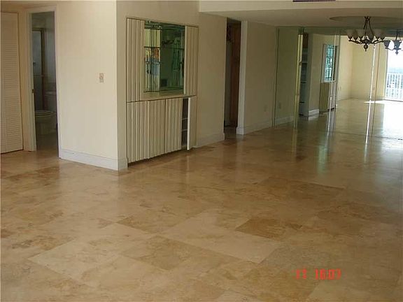 5th image of 2851 NE 183rd St APT 1902