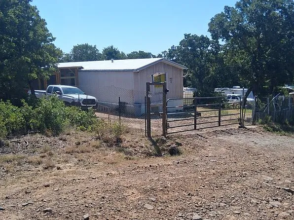 419 September St, Bowie, TX 76230
