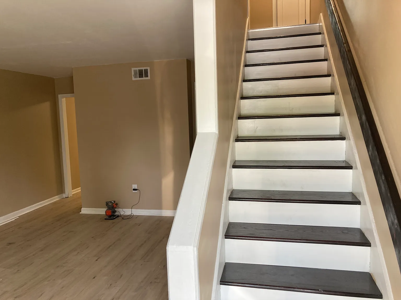 2 bed, 1.5 bath, 1100 sqft, $1,250 — Photo 1