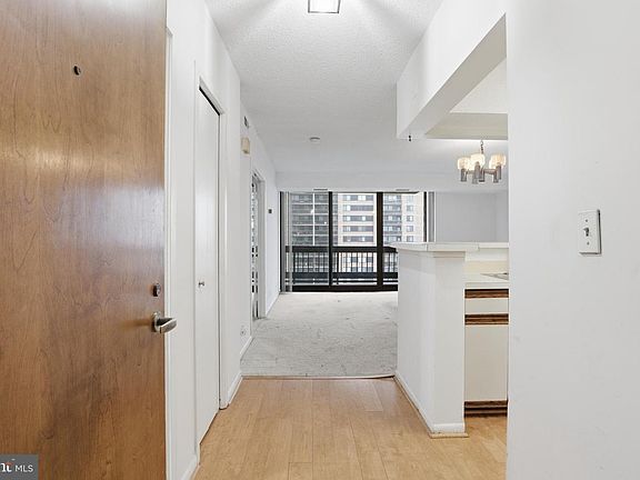 5th image of 5505 Seminary Rd APT 917N