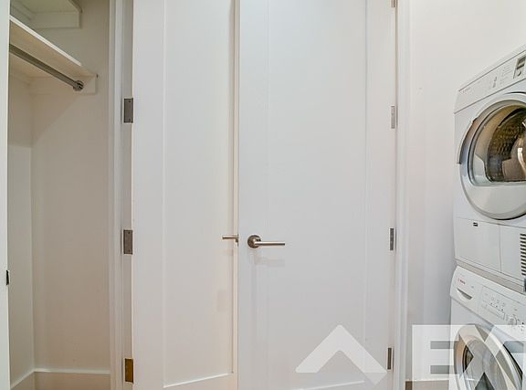 4th image of 140 Hope St APT 4F