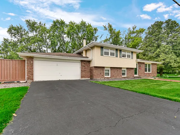 47 N Wabash Ave, Glenwood, IL 60425