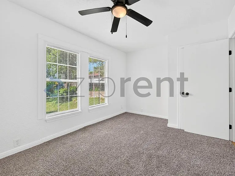 1319 Lynn Haven Ave — Photo 13