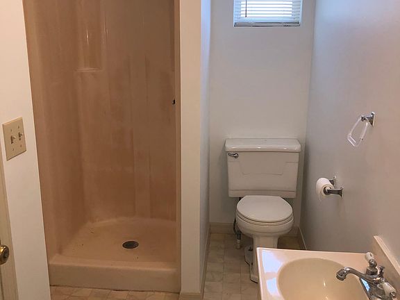 4th image of 208 Goodland Dr E #3/4