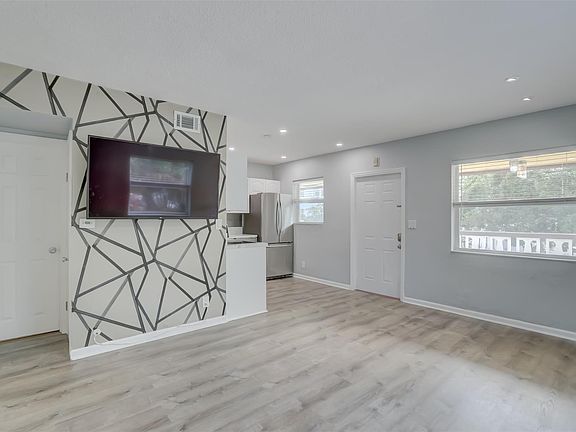 5th image of 2741 NE 8th Avenue #11