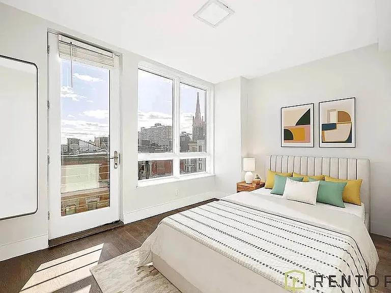 155 Meserole St #5D — Photo 4