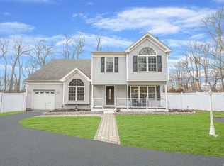 6 Bayview Ave, Pt Jefferson, NY 11777