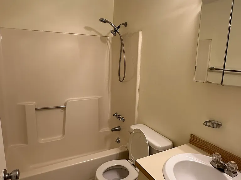 3 Roedean Dr #208 — Photo 6