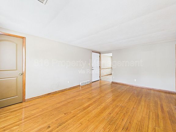 3rd image of 639 S Crysler Ave APT D