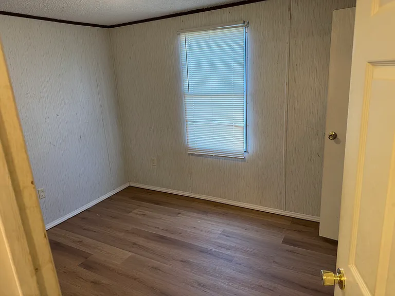 7832 S State Highway 55 — Photo 13