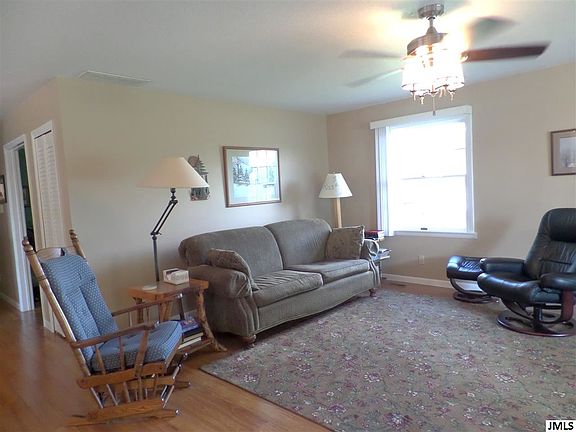3rd image of 11788 Greenbriar Dr