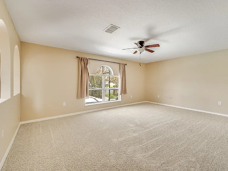 2081 Brookshire Cir — Photo 14