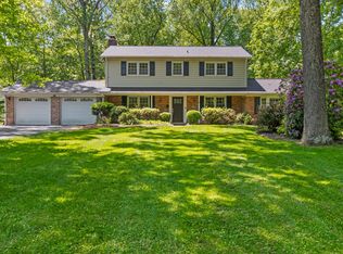 11805 Larry Rd, Fairfax, VA 22030