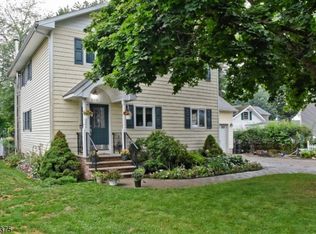 210 Windsor Ave, Hopatcong, NJ 07843
