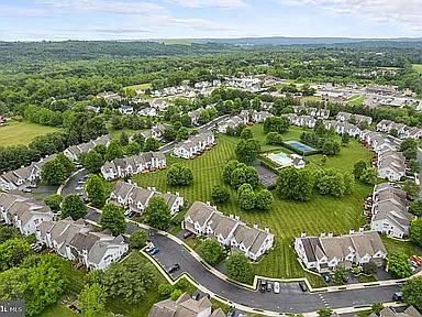ARIAL VIEW OF THE NEIGHBORHOOD