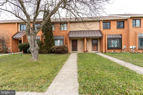 118 Caernarvon Ct Photo 1