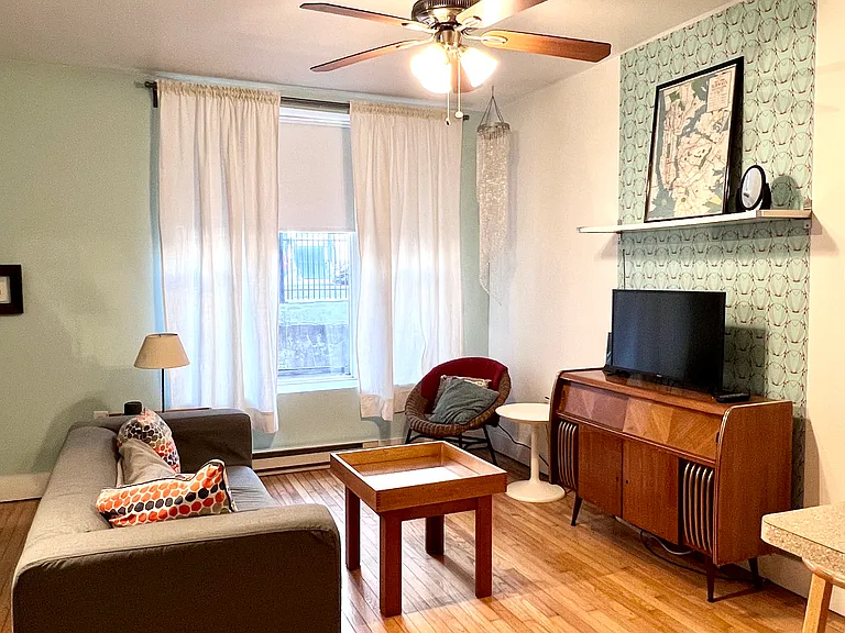 1708 S Carpenter St #1F — Photo 7