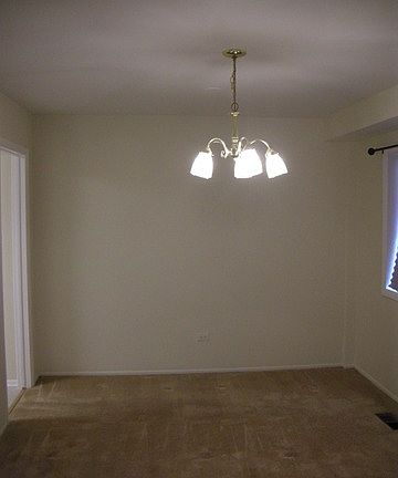4th image of 828 Oakton St APT 1D