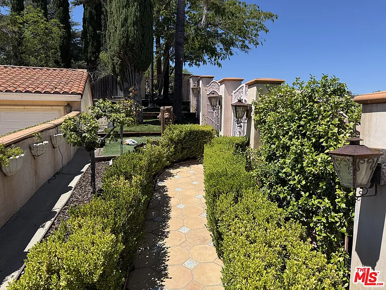 4613 Reforma Rd — Photo 3