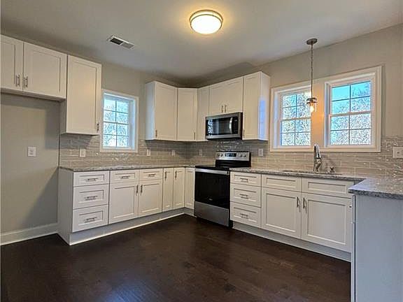 3rd image of 505 Orchard Dr