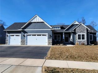 4674 S Oakwood Hills Pkwy, Eau Claire, WI 54701