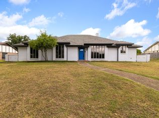 333 Creekwood Dr, Lancaster, TX 75146