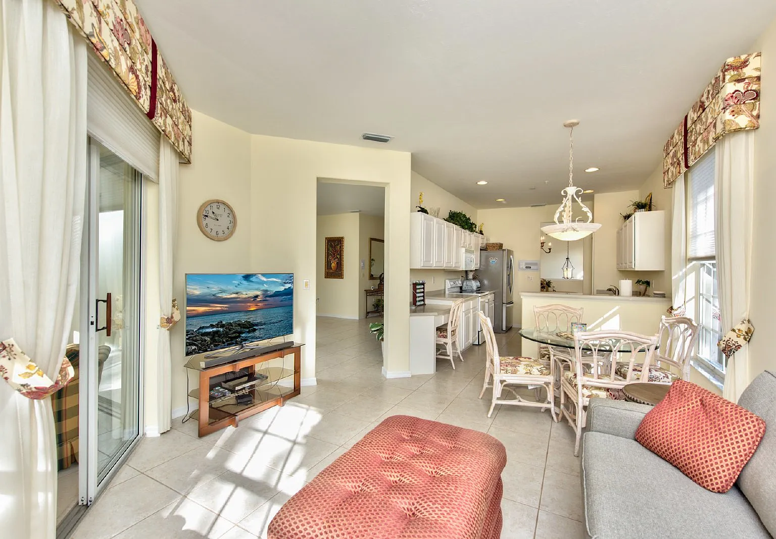 3 bed, 2.0 bath, 1988 sqft, $6,500 — Photo 4