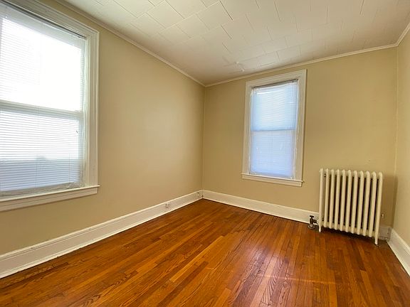 5th image of 21-18 43rd St #2R