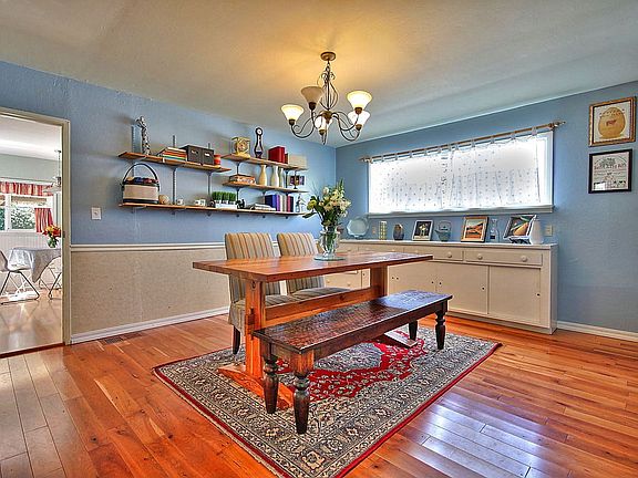 5th image of 10 Laurel Ave