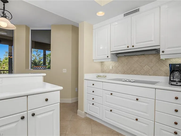 7225 Pelican Bay Blvd #204 — Photo 10