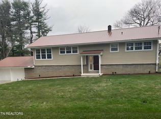 186 Stone Dr, Crossville, TN 38555