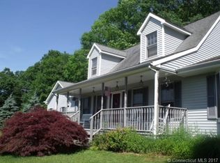 96 Elizabeth Ln, Middletown, CT 06457