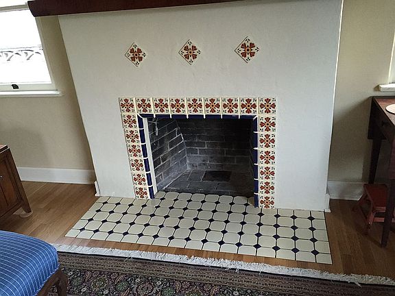 Living room fireplace 