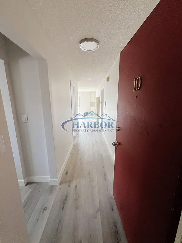 3 bed, 1.0 bath, $2,995 — Photo 2