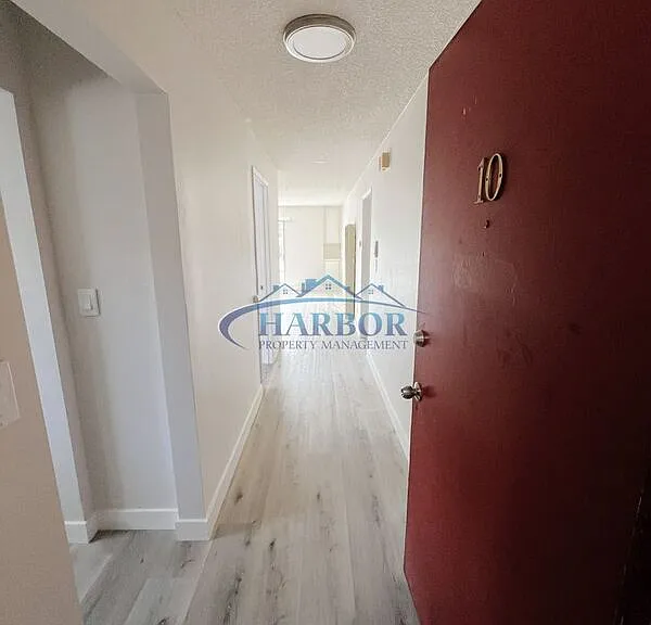 2315 S Grand Ave #10 — Photo 2