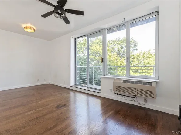 111 Monroe Street image 14 of 27