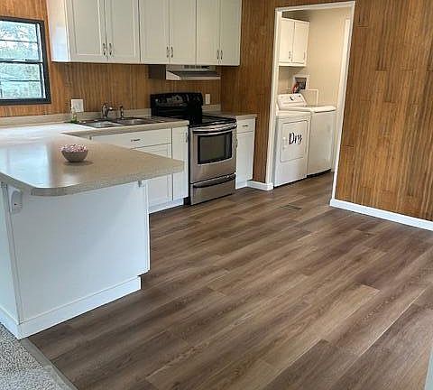 4th image of 140 Midway Cir