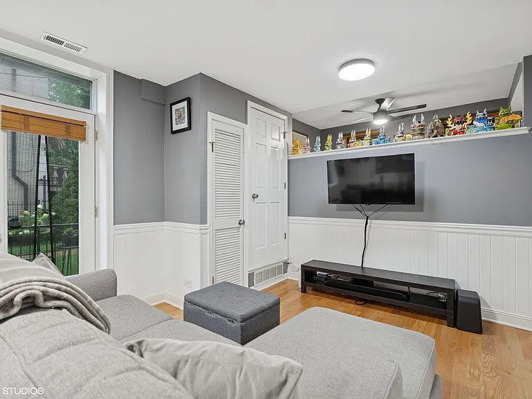 1920 W Dickens Ave #1F — Photo 6