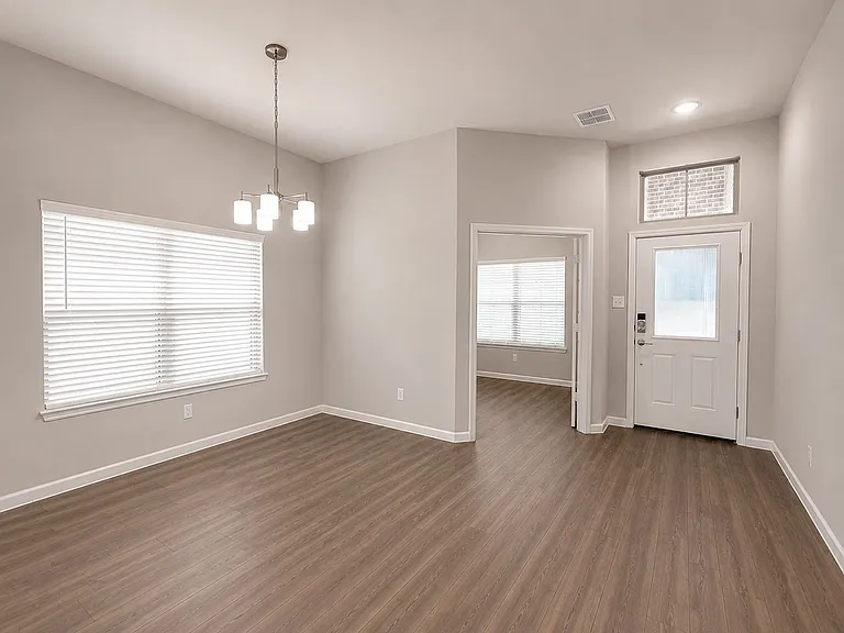3428 Flatiron Dr — Photo 4