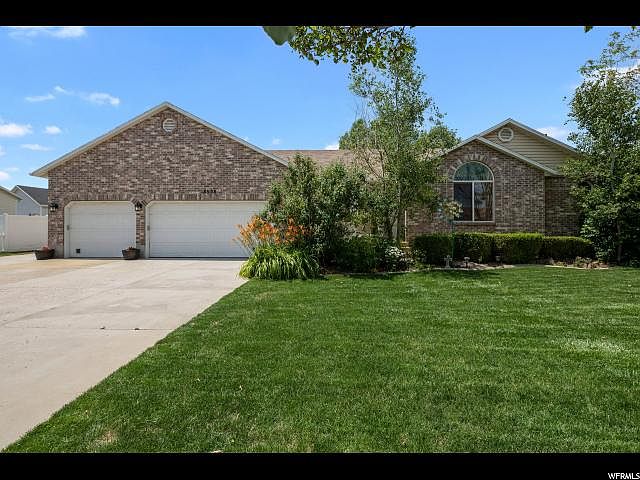 1st image of 8938 S Sun Leaf Dr