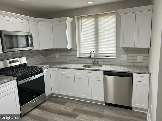 14 Franklin Ave #A — Photo 10