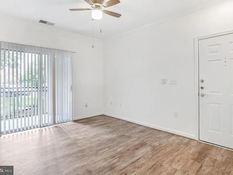 12929 Centre Park Cir #118 — Photo 2