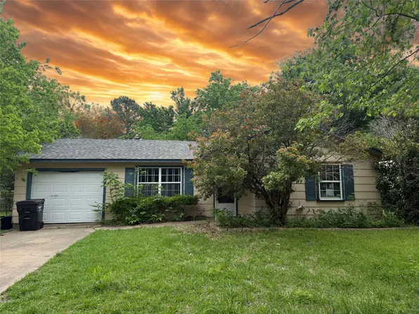 3913 7th St, Greenville, TX 75401