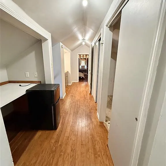 301 W Laurel St — Photo 36