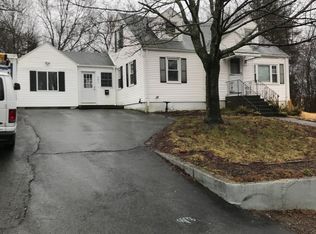 642 Mendon Rd, North Smithfield, RI 02896