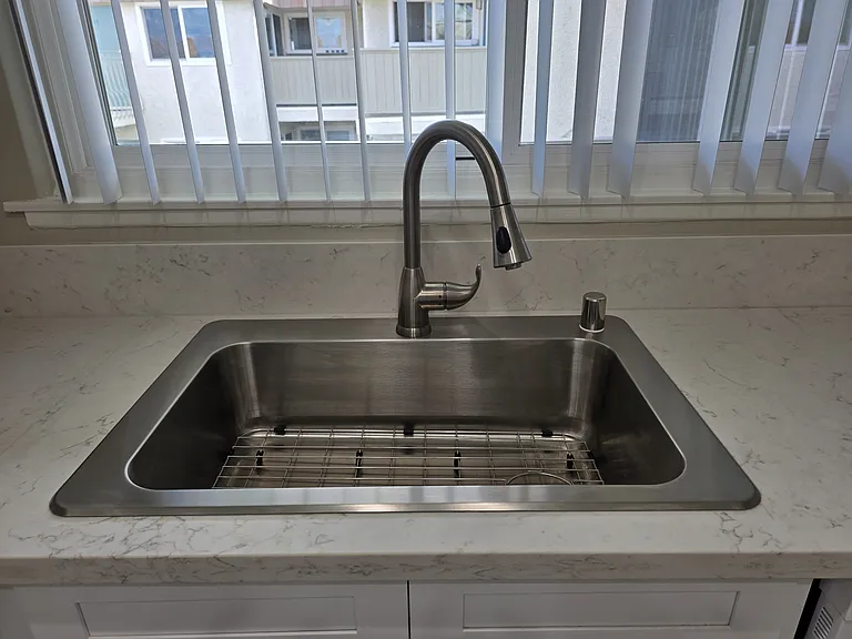 Chateau Gardens Apartments — Photo 20