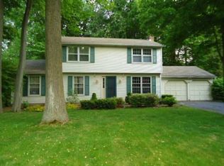 1169 Woodbridge Ln, Webster, NY 14580