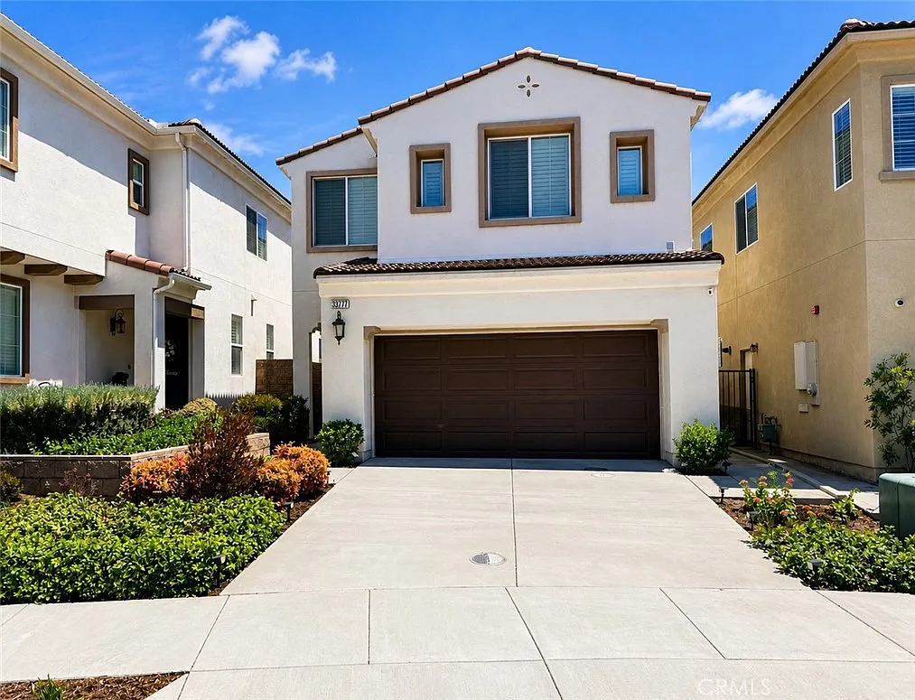 3 bed, 2.5 bath, 1904 sqft, $3,500 — Photo 1