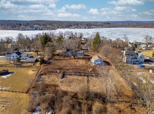 993 Peach Lake Rd, North Salem, NY 10560